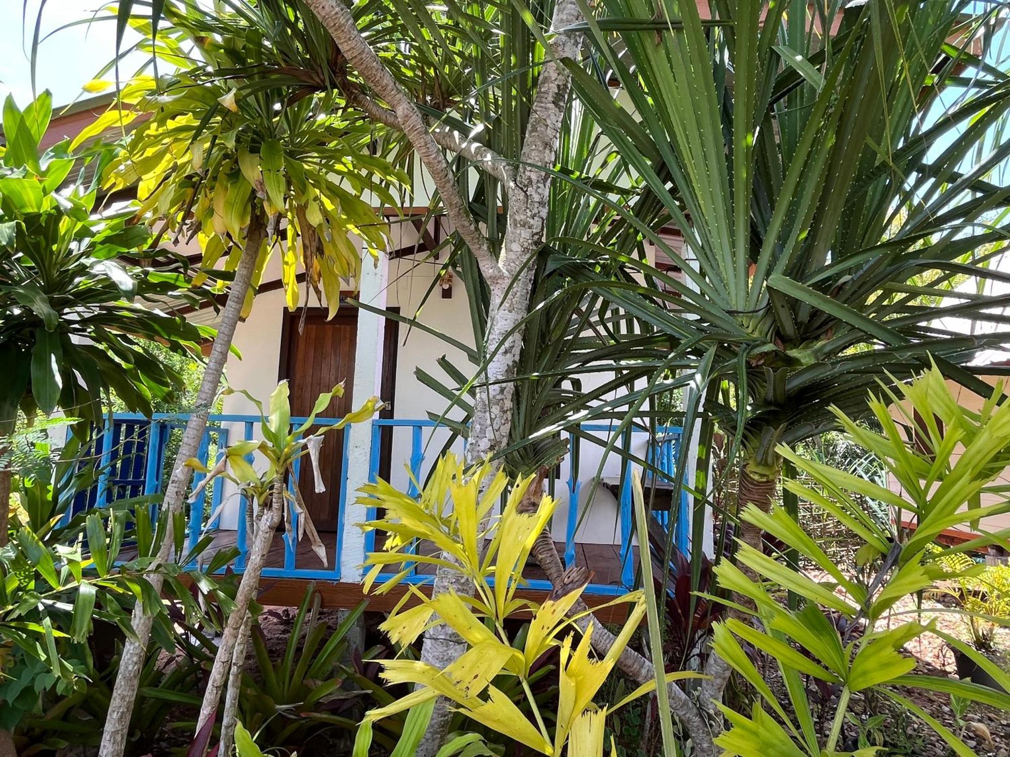 Blue Sky Bungalow Koh Jum Esterno foto